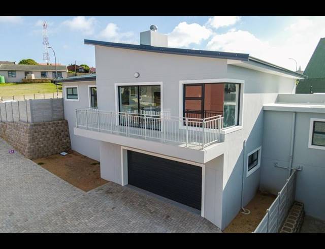 3 BEDROOM HOUSE FOR SALE IN DANA BAY